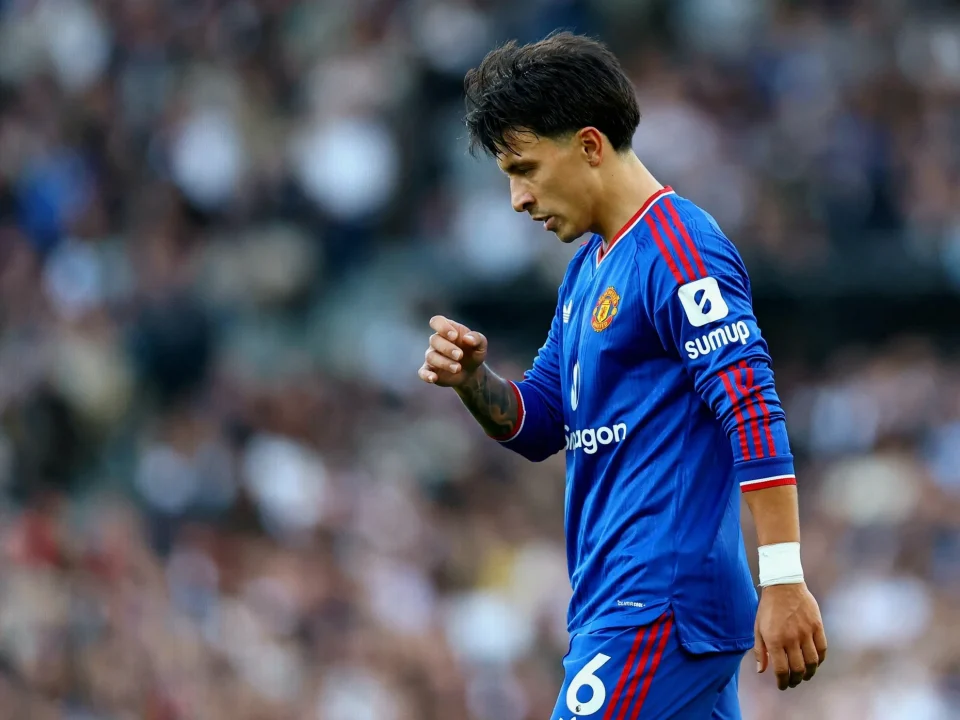 Lisandro Martínez Addresses Manchester United Fans After Performance Criticism