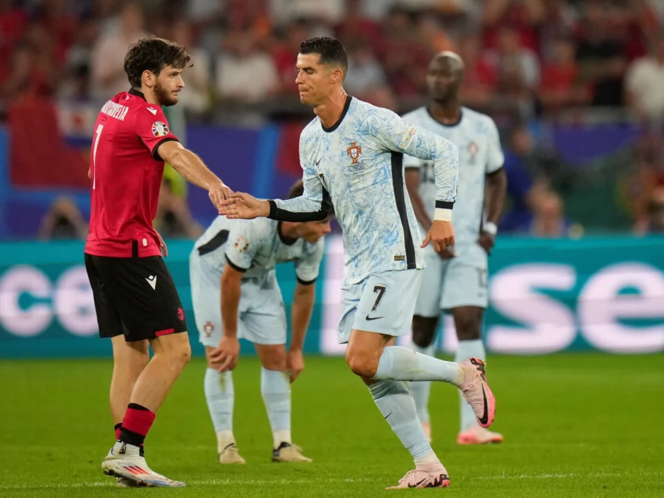Cristiano Ronaldo Backs Kvaratskhelia After PSG ACL Injury