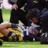 Emiliano Martínez Confirms Successful Surgery After Everton Collision