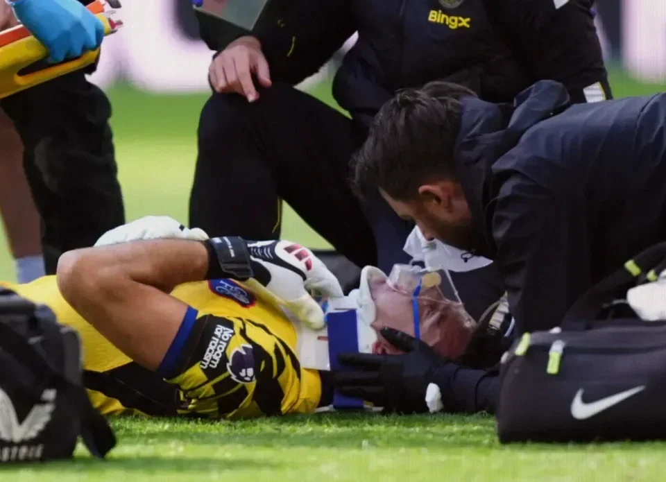 Emiliano Martínez Confirms Successful Surgery After Everton Collision