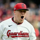 Murakami Homer Lifts White Sox Over Guardians in ALDS Game 1