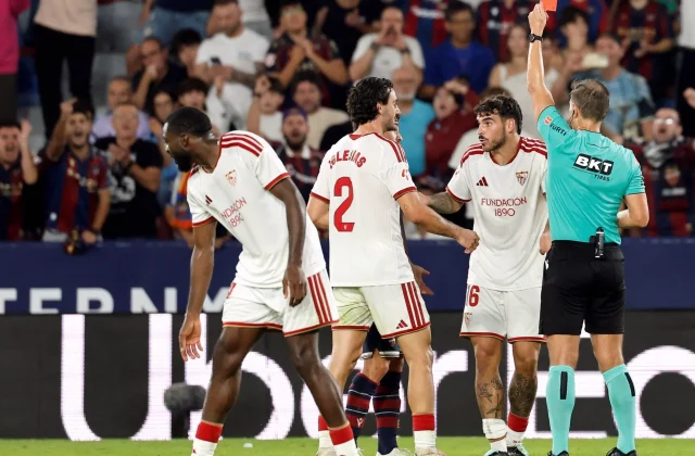 Isaac Romero Sent Off After Late Sevilla Goal in Levante Thriller