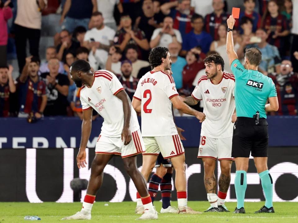 Isaac Romero Sent Off After Late Sevilla Goal in Levante Thriller