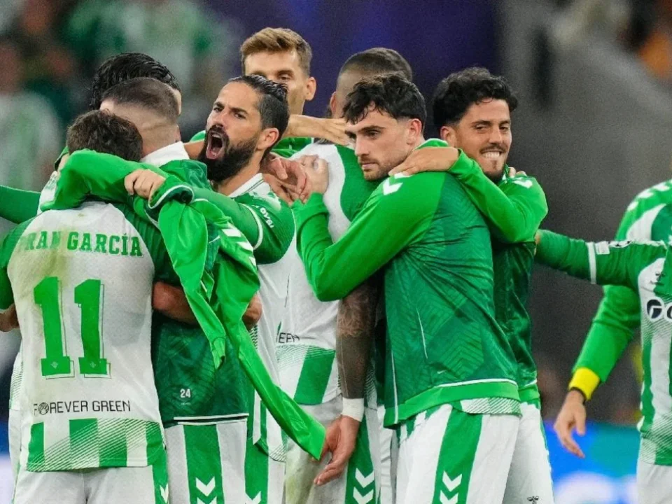 Fidalgo Unused Again as Real Betis Beat Feyenoord in Champions League