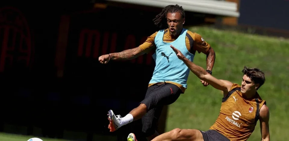 Milan Weigh Left-Flank Options as Saelemaekers Faces Ankle Surgery