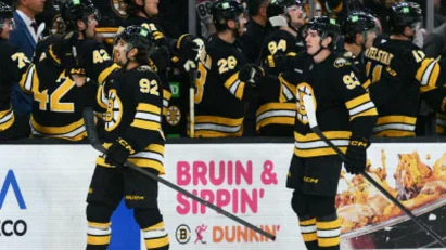 Fraser Minten Leads Bruins Past Winless Flyers with Three-Point Night