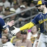 Garrett Mitchell’s Homer-Robbing Catch Sends Brewers to NLCS