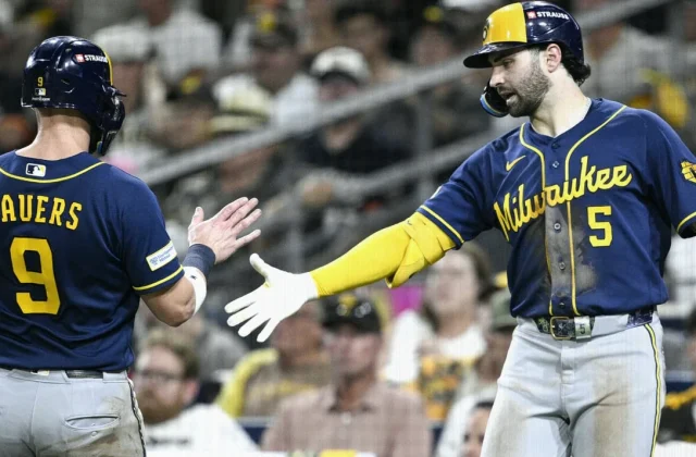 Garrett Mitchell’s Homer-Robbing Catch Sends Brewers to NLCS