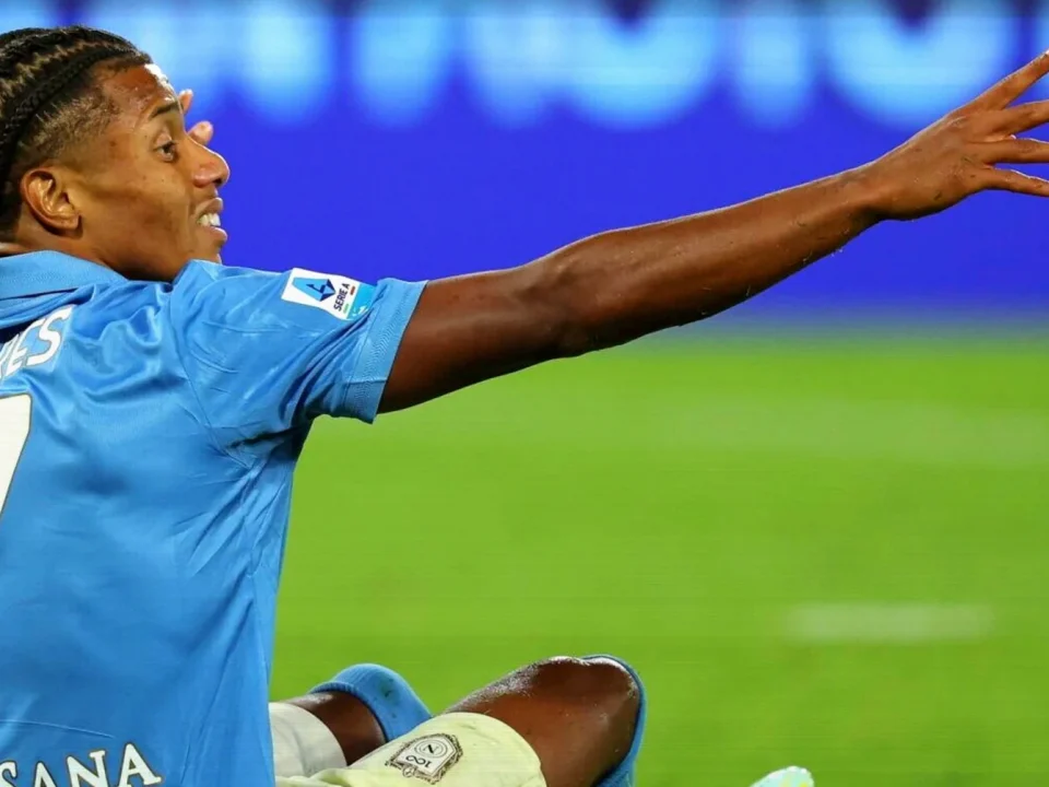 Napoli Hit by David Neres Thigh Injury After Villarreal Defeat