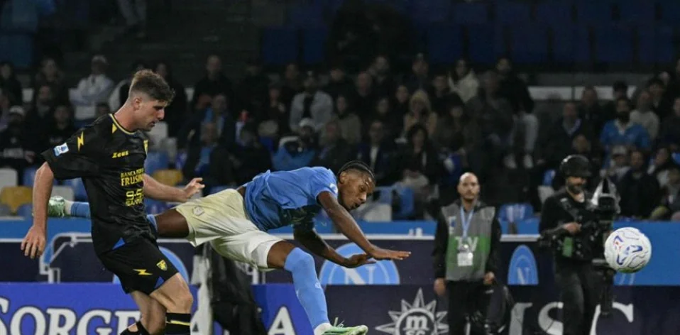 Napoli Lose David Neres for Venezia After Villarreal Muscle Injury
