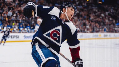 Martin Necas Powers Avalanche to 6-1 Rout of Blues
