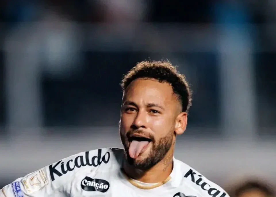 Neymar’s Late Penalties Earn Santos 2-2 Draw Against Flamengo