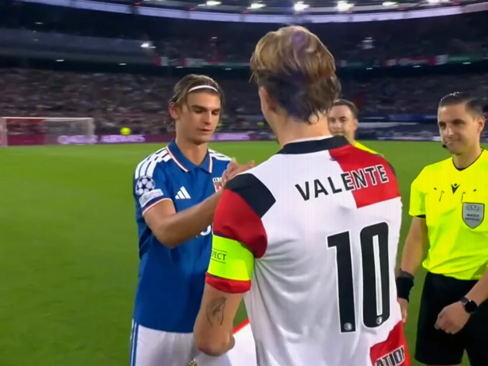 Nicolás Paz Captains Como for the First Time Against Feyenoord
