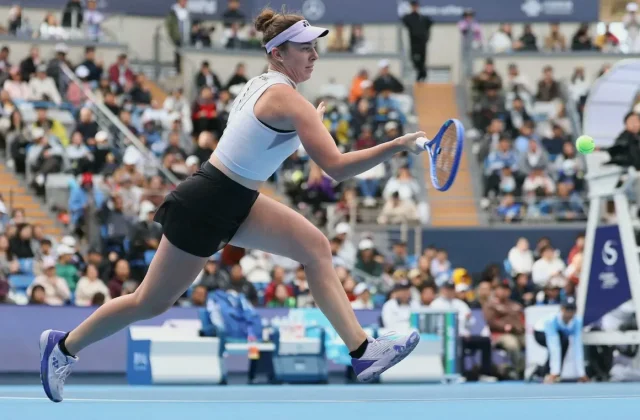 Noskova, Andreeva reach China Open last 16 after seeds fall