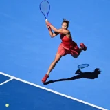Zheng Qinwen Battles Past Shi Han in China Open Opener