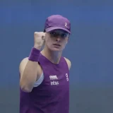 Swiatek Opens China Open Campaign with Straight-Sets Win Over Gao