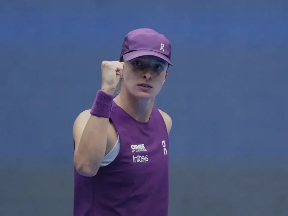 Swiatek Opens China Open Campaign with Straight-Sets Win Over Gao