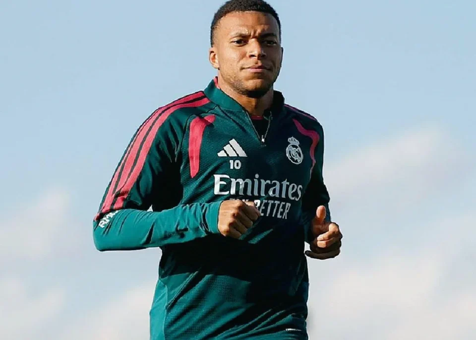 Mbappé Returns to Real Madrid Training Ahead of Villarreal Clash