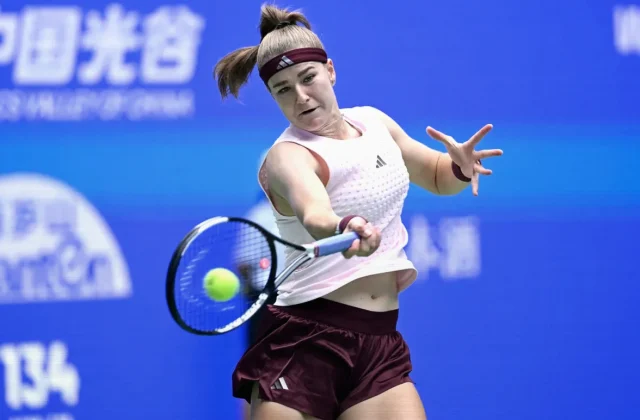 Ningbo Set to Decide Final WTA Finals Spot Between Muchova, Swiatek and Kostyuk
