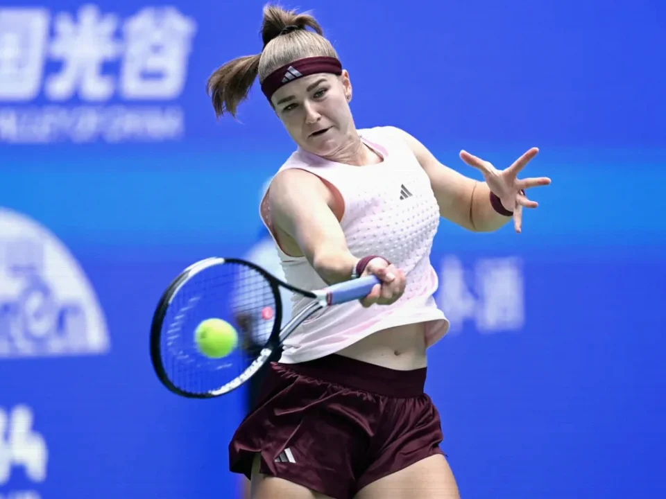 Ningbo Set to Decide Final WTA Finals Spot Between Muchova, Swiatek and Kostyuk