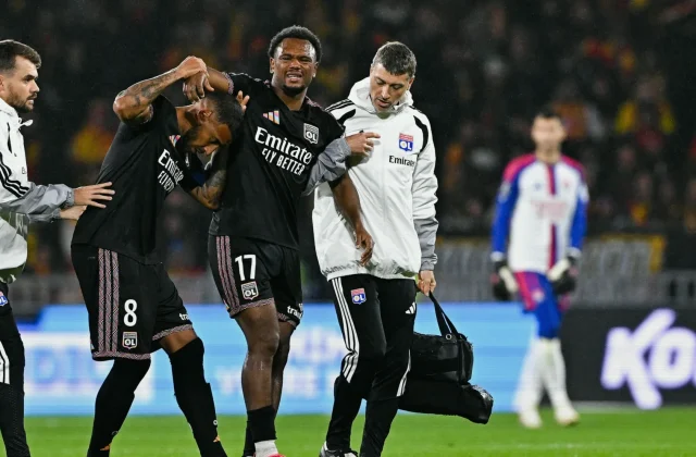 Lyon Confirm Loïs Openda Fibula Crack After Lens Defeat