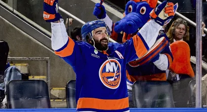 Kyle Palmieri’s Two Goals Lift Islanders Past Canucks