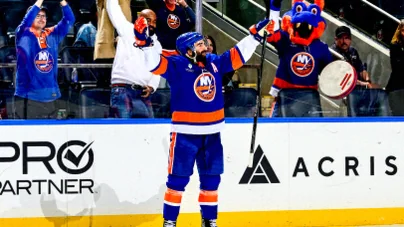 Palmieri’s Two Goals Lift Islanders Past Canucks at UBS Arena