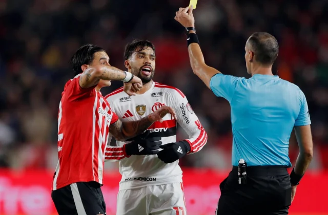 Lucas Paquetá Hits Out at Yellow Card Decision Against Estudiantes