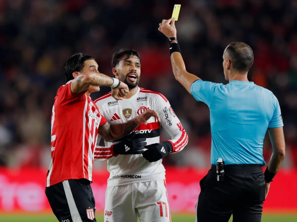 Lucas Paquetá Hits Out at Yellow Card Decision Against Estudiantes