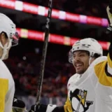 Penguins Rout Flyers 7-0 Behind Robertson’s Two Goals and Silovs Shutout