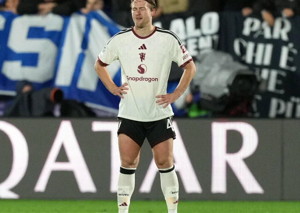 Matthijs de Ligt’s Manchester United Return Ends in 4-0 Como Defeat