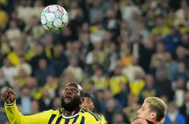 Fenerbahçe Blow Two-Goal Lead in Draw with Slavia Prague