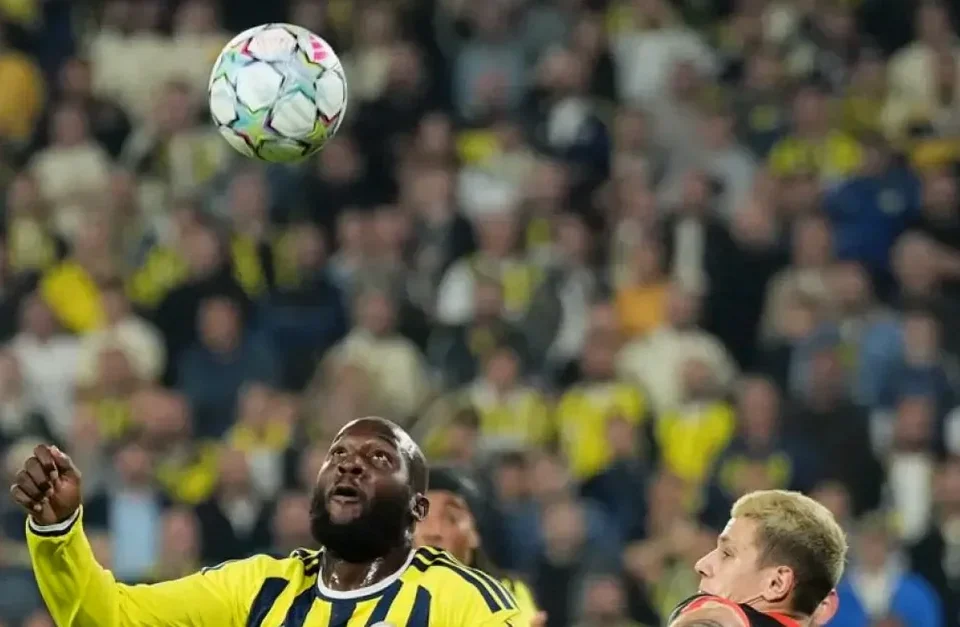 Fenerbahçe Blow Two-Goal Lead in Draw with Slavia Prague