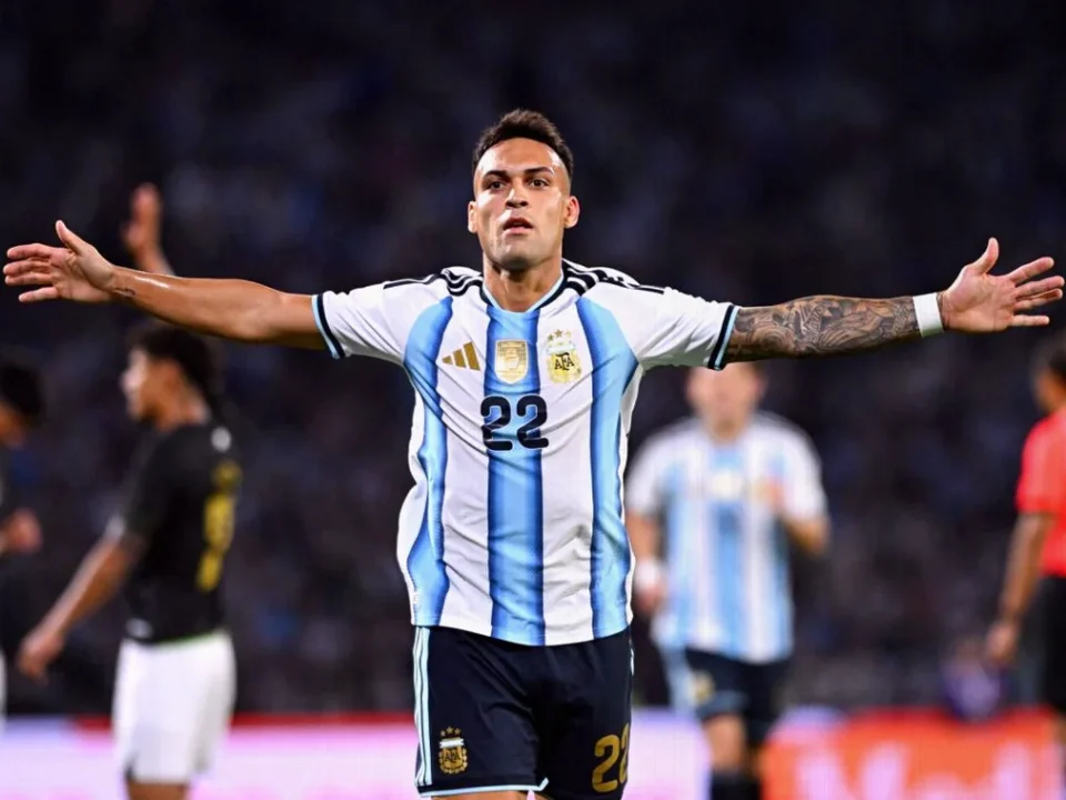 Argentina Cruise Past Bolivia 4-0 in First Match Without Messi