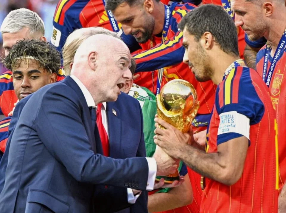 Gianni Infantino Laughs Off FIFA Resignation Question in Baku