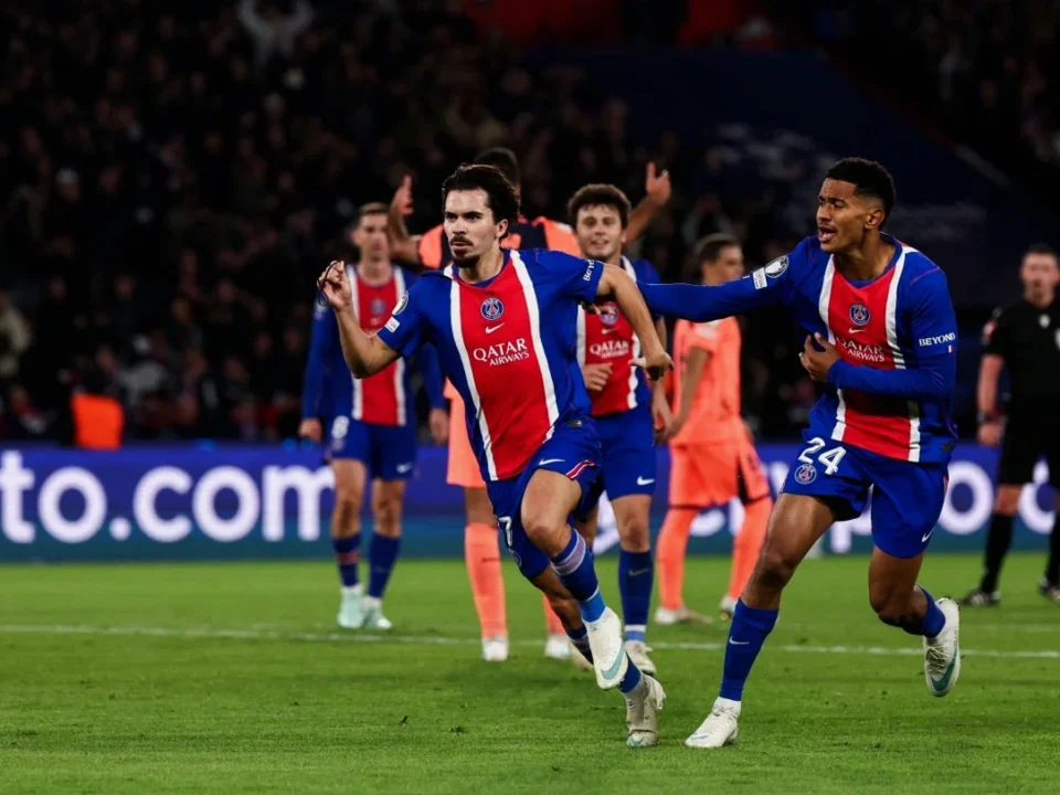 PSG Beat Barcelona 4-2 to Maintain Perfect Champions League Start