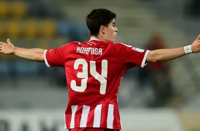 Armando González Leads Olympiacos Strikers Despite Limited Minutes