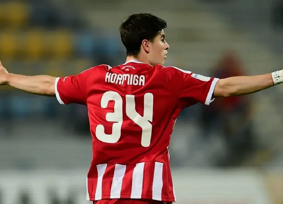 Armando González Leads Olympiacos Strikers Despite Limited Minutes