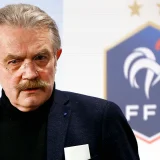 French Ethics Council Urges Ligue 1 Fans to Keep Politics Out of Football