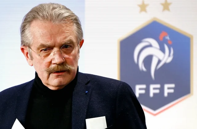 French Ethics Council Urges Ligue 1 Fans to Keep Politics Out of Football