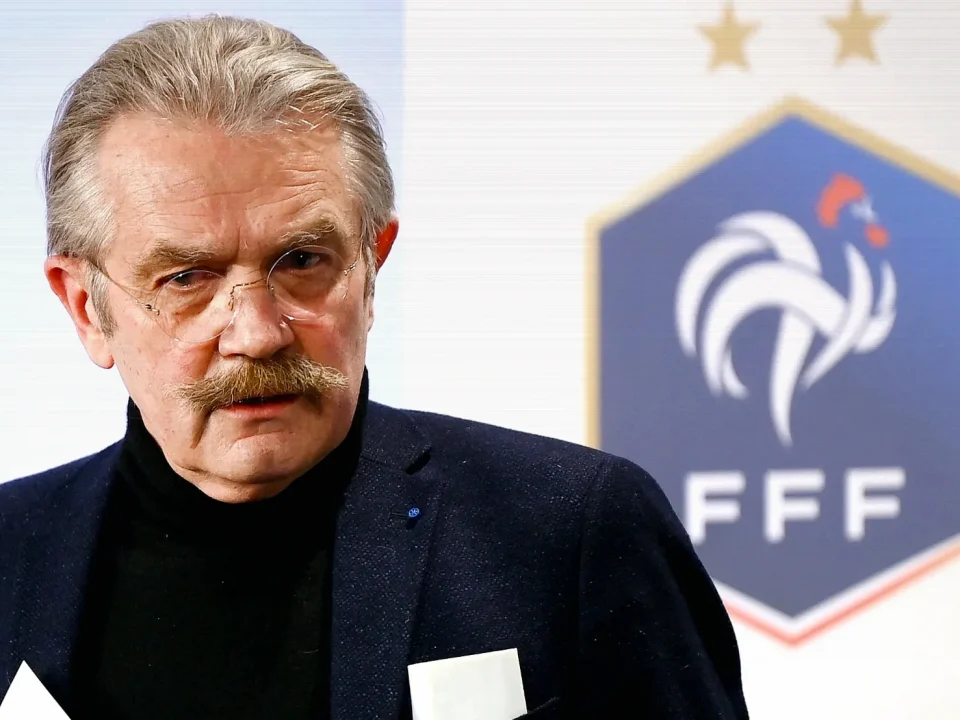 French Ethics Council Urges Ligue 1 Fans to Keep Politics Out of Football