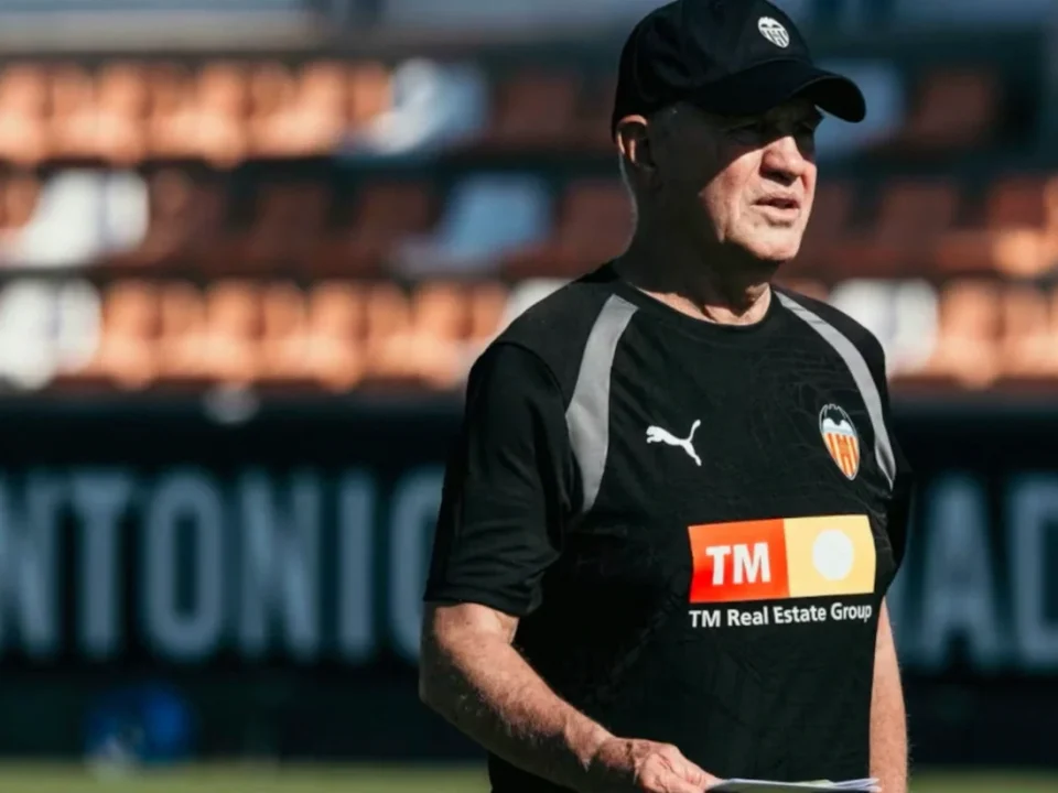 Racing Santander Host Valencia as Aguirre Begins New Era
