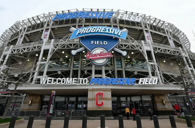 MLB Moves Rays-Guardians ALCS Game 3 to 1 p.m. ET Amid Rain Forecast