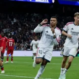 Mbappé Nets Twice as Real Madrid Beat Sevilla 4-1 Before Clásico