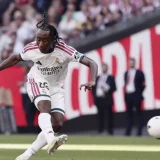 Real Madrid Host Villarreal in Crucial LaLiga Clash at Bernabéu