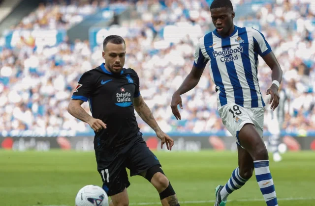 Real Sociedad Lead Deportivo 2-0 at Half-Time After Martín and Zakharyan Goals