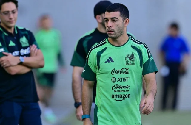 Valencia Hold Talks With Cruz Azul Midfielder Erik Lira’s Agent