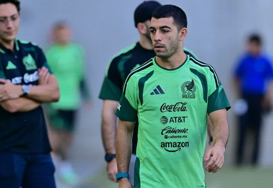 Valencia Hold Talks With Cruz Azul Midfielder Erik Lira’s Agent