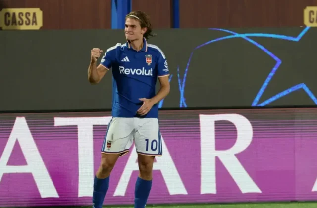 Nico Paz Stars as Como Thrash Manchester United in Champions League