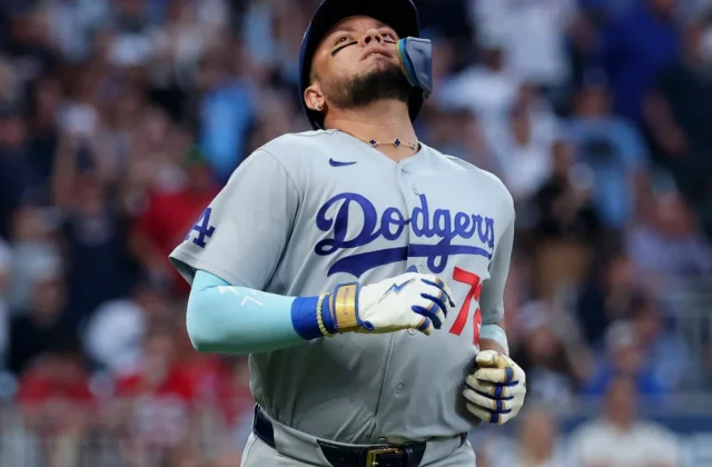 Miguel Rojas Leaves Dodgers’ NLDS Game 3 With Back Discomfort